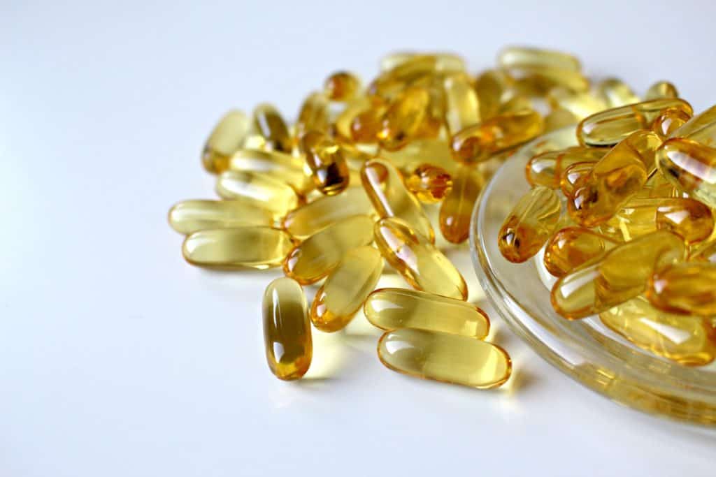 Vitamin supplements and their benefits to people with dry eyes